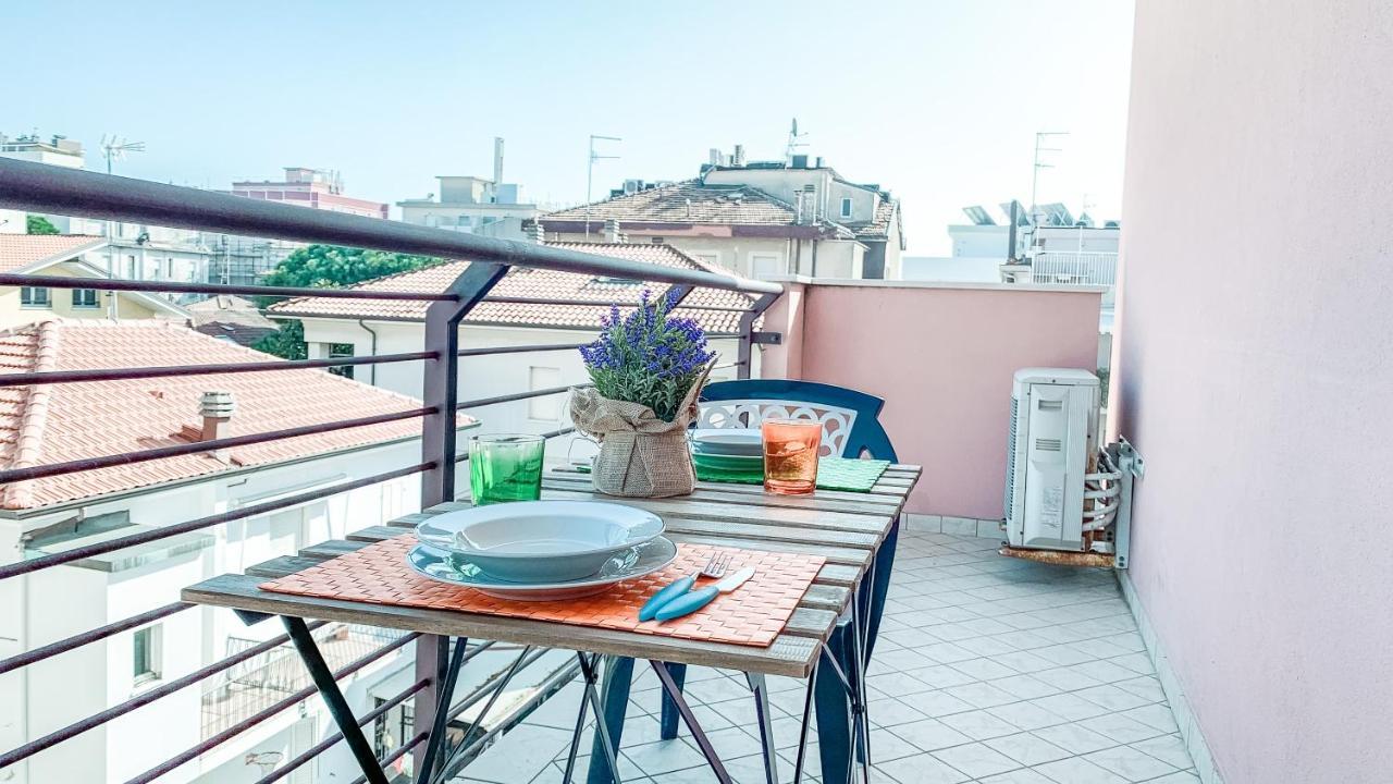 Appartamento Il Poeta - Affitti Brevi Italia Rímini Exterior foto